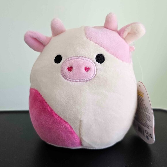 NWT 5" Caedyn the pink Valentine's Day cow Squishmallow - Picture 1 of 2